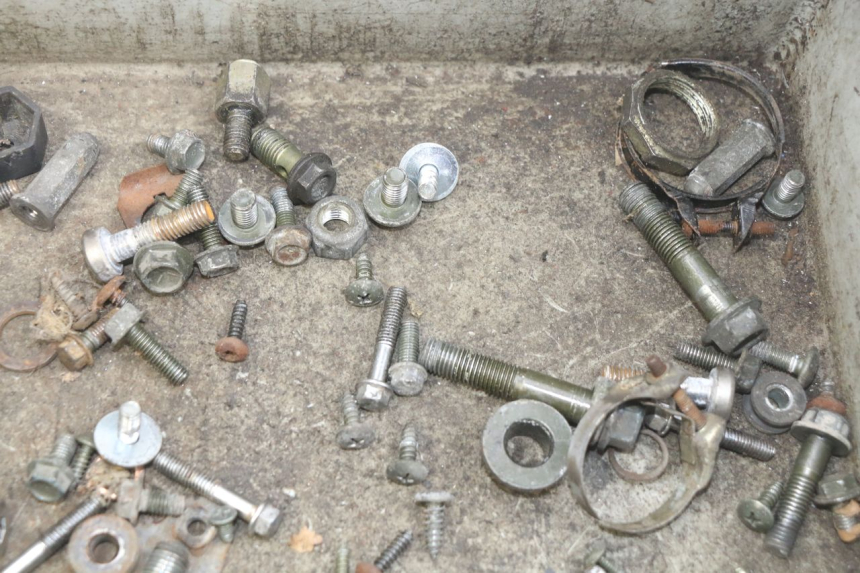 photo de SAC VITI BULLONI PEUGEOT TWEET 4T 50 (2010 - 2014) - Altra angolazione