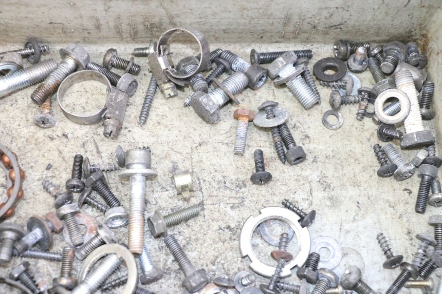 photo de SAC VITI BULLONERIA SUZUKI UH BURGMAN 125 (2002 - 2006) - Altra angolazione