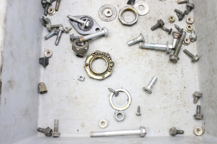 photo de SAC VITI BULLONERIA PEUGEOT V-CLIC VCLIC 50 (2007 - 2013) - Altra angolazione