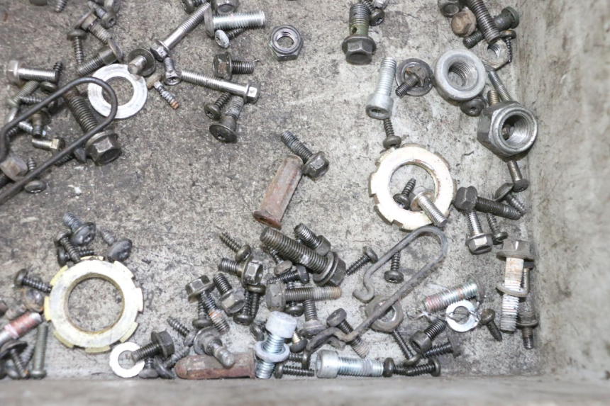 photo de SAC VITI VITE PEUGEOT VIVACITY NEW 4T 50 (2008 - 2017) - Zoom sullo stato d'uso