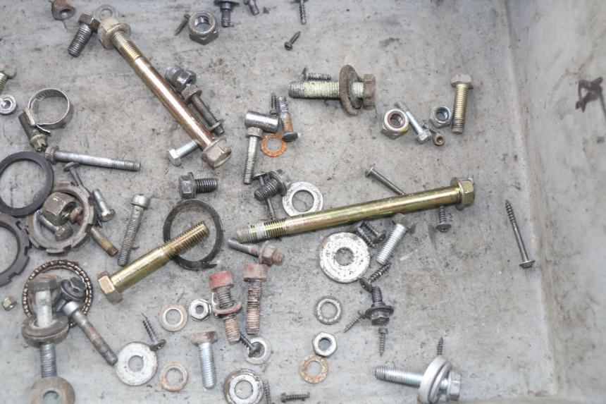 photo de SAC VITI BULLONI PEUGEOT VIVACITY 50 (1998 - 2003) - Dettaglio del componente