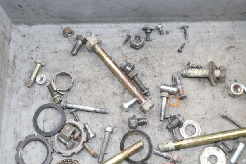 photo de SAC VITI BULLONI PEUGEOT VIVACITY 50 (1998 - 2003) - Altra angolazione