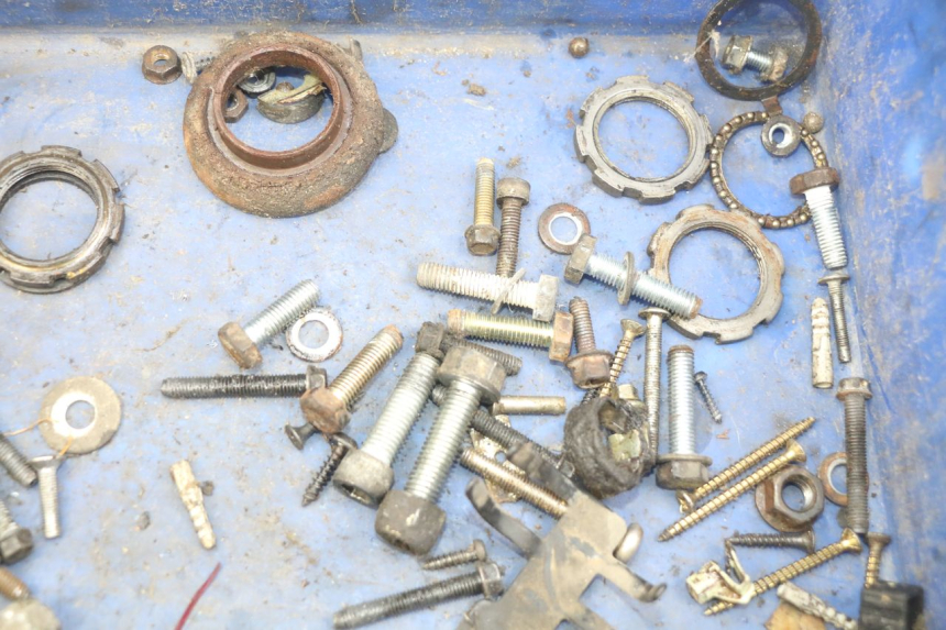 photo de SAC VITI BULLONI PEUGEOT VIVACITY 50 (1998 - 2003) - Altra angolazione