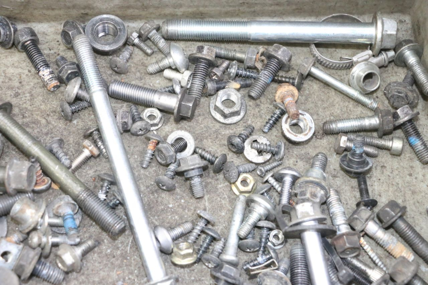 photo de SAC VITI BULLONERIA YAMAHA X-MAX XMAX 125 (2010 - 2013) - Primo piano tecnico