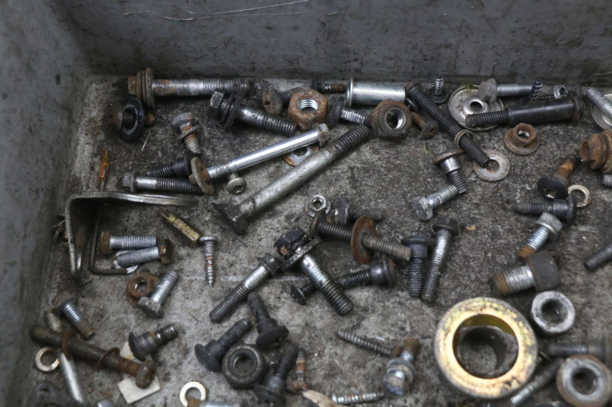 photo de SAC VITI BULLONE PIAGGIO XEVO - X EVO 125 (2007 - 2017) - Dettaglio del componente