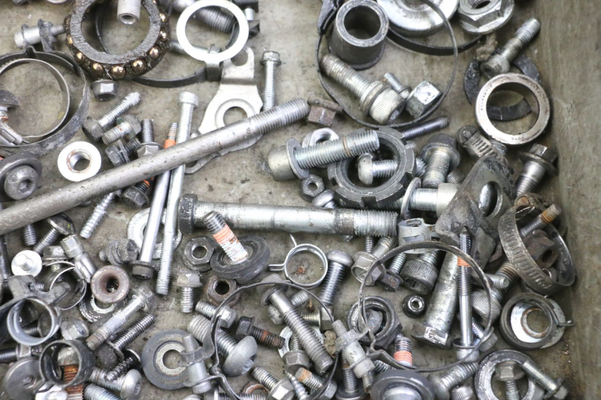 photo de VITI YAMAHA XJ6 600 (2008 - 2016) - Zoom sullo stato d'uso