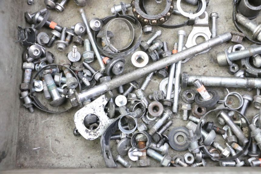 photo de VITI YAMAHA XJ6 600 (2008 - 2016) - Altra angolazione