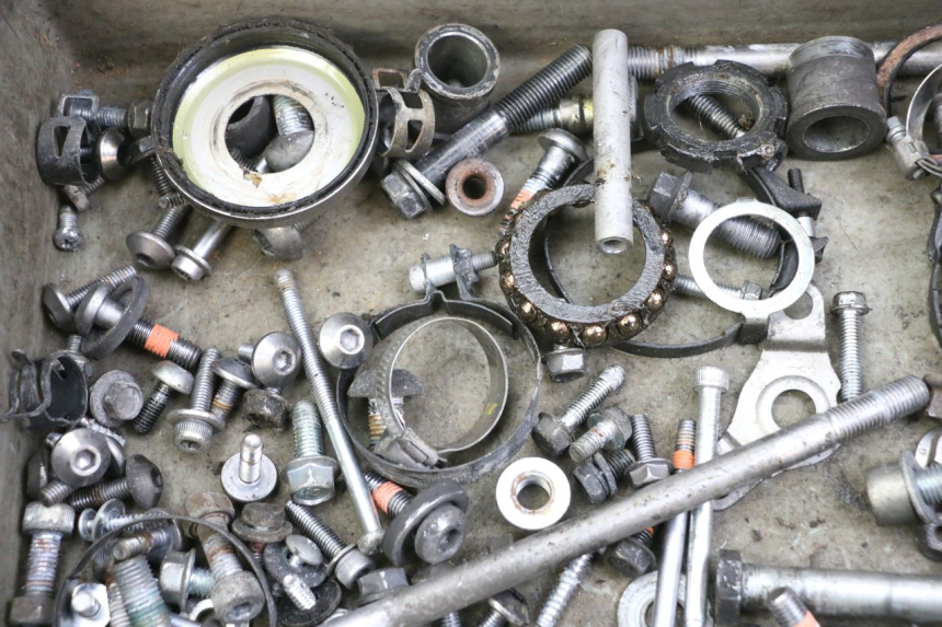 photo de VITI YAMAHA XJ6 600 (2008 - 2016) - Primo piano tecnico