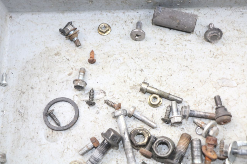 photo de SAC VITI BULLONERIA YAMAHA YP MAJESTY 125 (1998 - 2001) - Altra angolazione