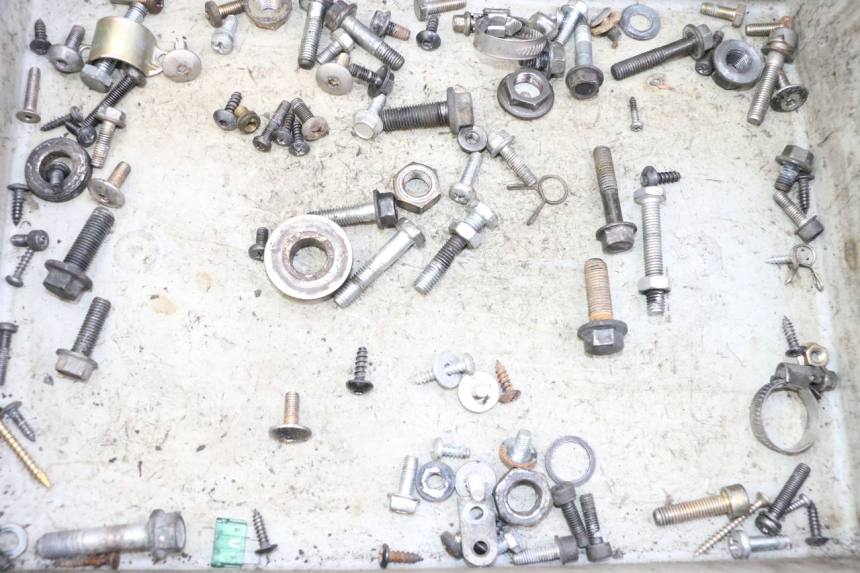 photo de SAC VITI VITE YAMAHA YP MAJESTY 125 (2002 - 2006) - Dettaglio del componente