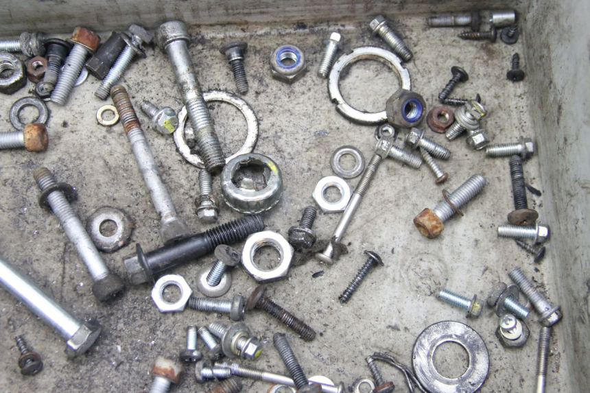 photo de SAC VITI BULLONI PIAGGIO ZIP 4T 50 (2018 - 2020) - Altra angolazione