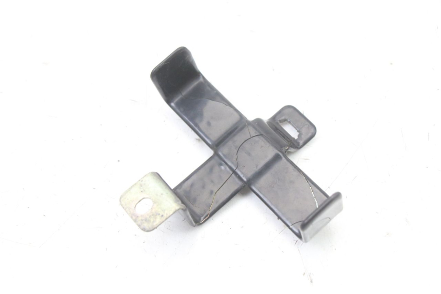 photo de BATTERIA CINGHIA HONDA SCV LEAD 100 (2003 - 2007) - Primo piano tecnico