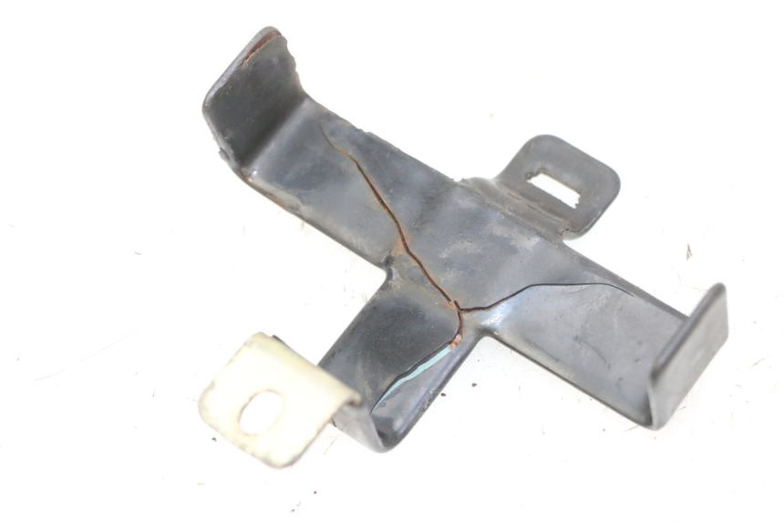 photo de BATTERIA CINGHIA HONDA SCV LEAD 100 (2003 - 2007) - Dettaglio del componente