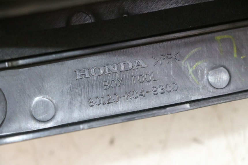 photo de CINGHIA KIT UTENSILI HONDA FORZA ABS 300 (2013 - 2017) - Dettaglio del componente