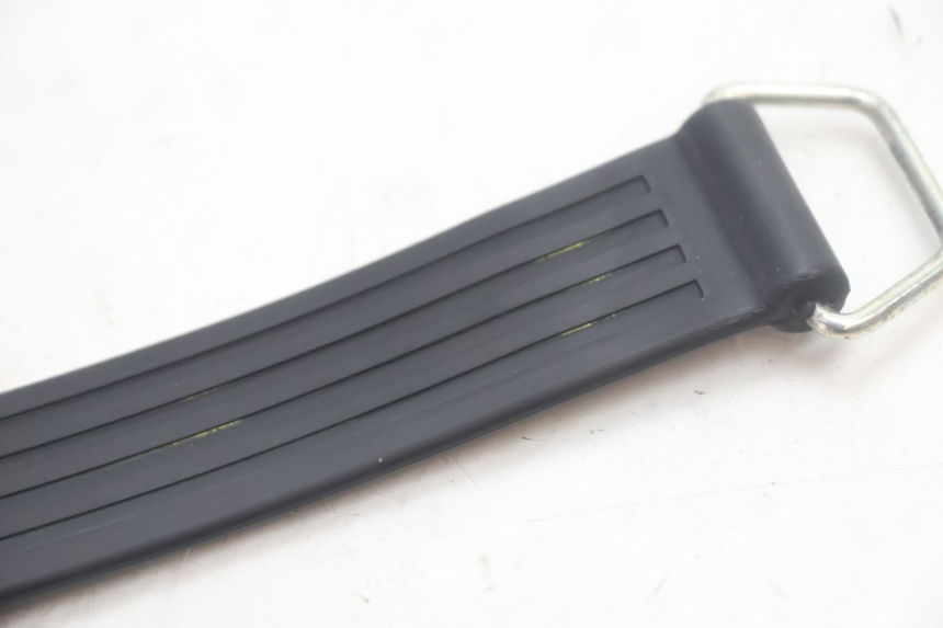 photo de CINGHIA KIT UTENSILI PIAGGIO MP3 HPE 530 (2022 - 2026) - Dettaglio del componente