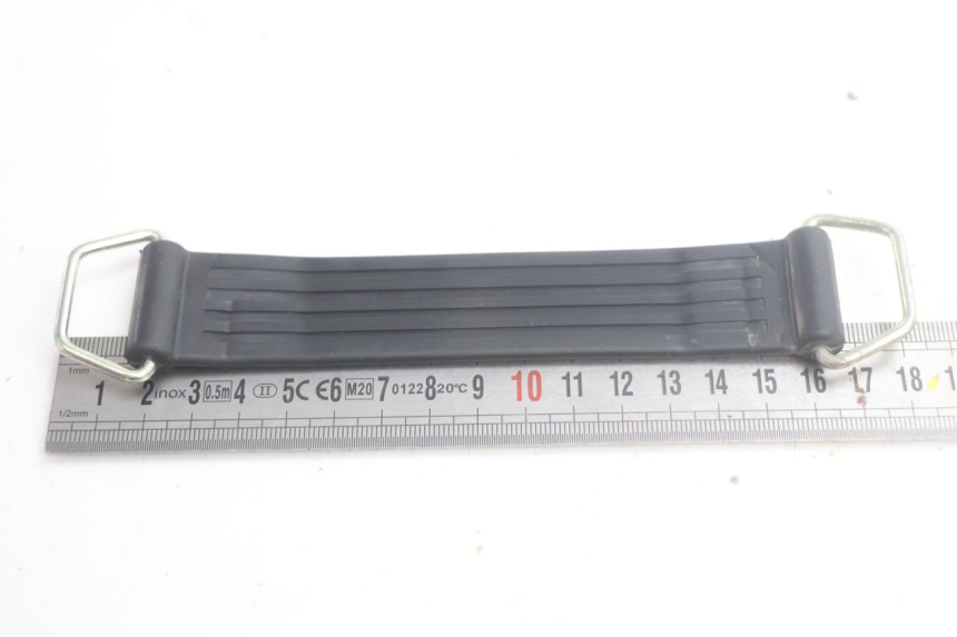photo de CINGHIA KIT UTENSILI PIAGGIO MP3 HPE 530 (2022 - 2026) - Altra angolazione
