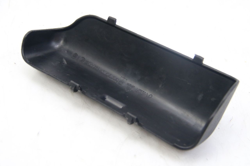 photo de CINGHIA KIT UTENSILI PIAGGIO MP3 125 (2006 - 2014) - Altra angolazione