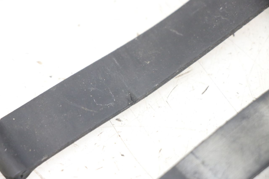 photo de CINGHIA KIT UTENSILI YAMAHA XJN DIVERSION 600 (2000 - 2003) - Zoom sullo stato d'uso