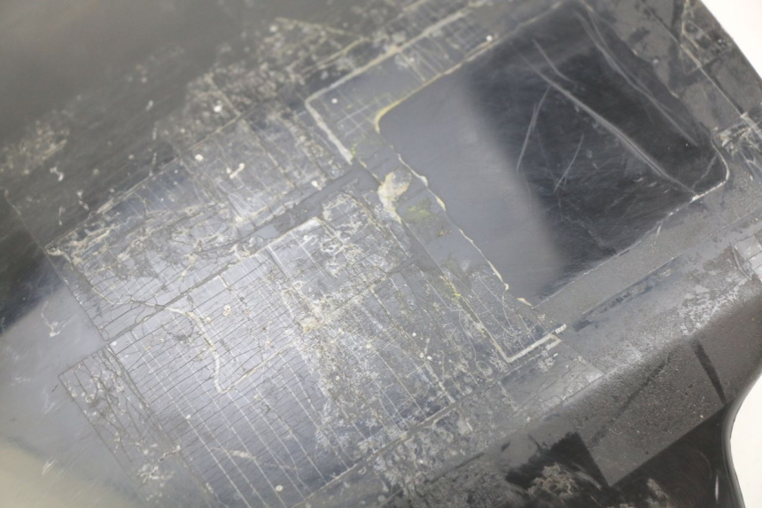 photo de PARABREZZA KYMCO AGILITY 16+ 4T 50 (2018 - 2023) - Stato della superficie e materiale