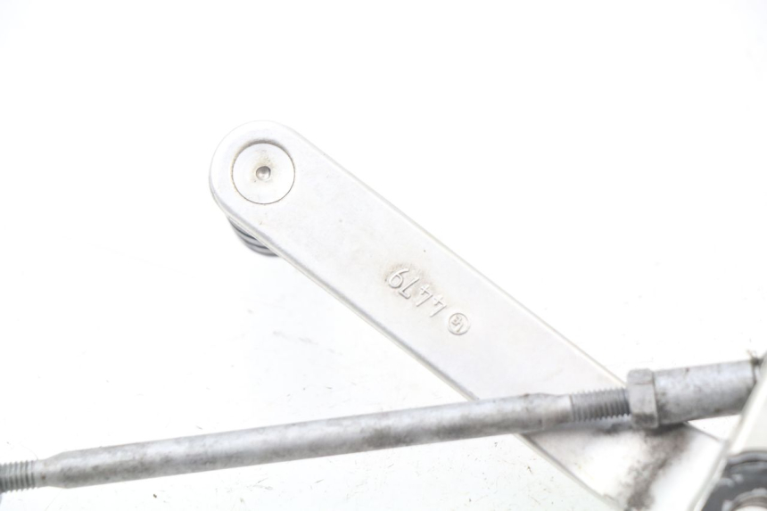 photo de LEVA CAMBIO TRIUMPH SPEED TRIPLE 1050 (2005 - 2007) - Primo piano tecnico