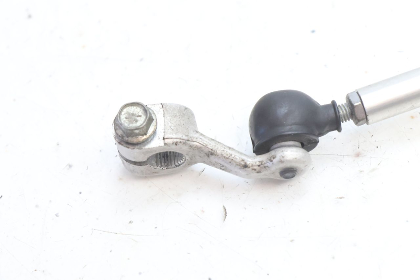 photo de LEVA CAMBIO YAMAHA YZF R6 600 (2008 - 2009) - Dettagli dei punti di fissaggio