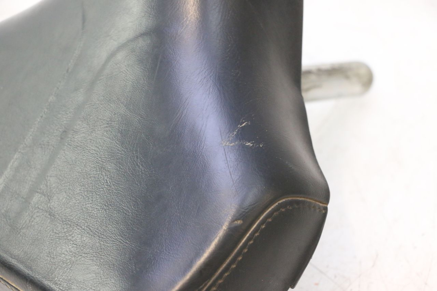 photo de SELLA PEUGEOT 103 SPX CLIP 50 (1989 - 1992) - Dettagli dei punti di fissaggio