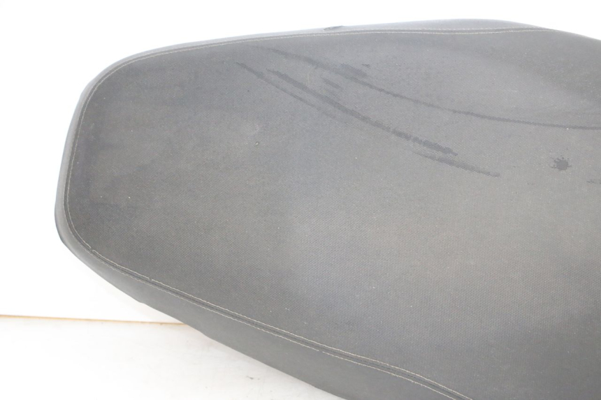 photo de SELLE KYMCO AGILITY 16+ 4T 50 (2018 - 2023) - Stato della superficie e materiale