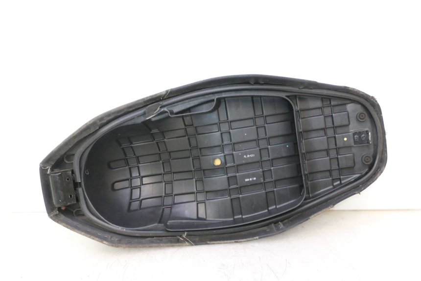 photo de SELLE KYMCO AGILITY 16+ 4T 50 (2018 - 2023) - Dettaglio del componente