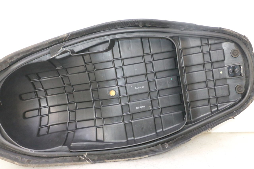 photo de SELLE KYMCO AGILITY 16+ 4T 50 (2018 - 2023) - Altra angolazione