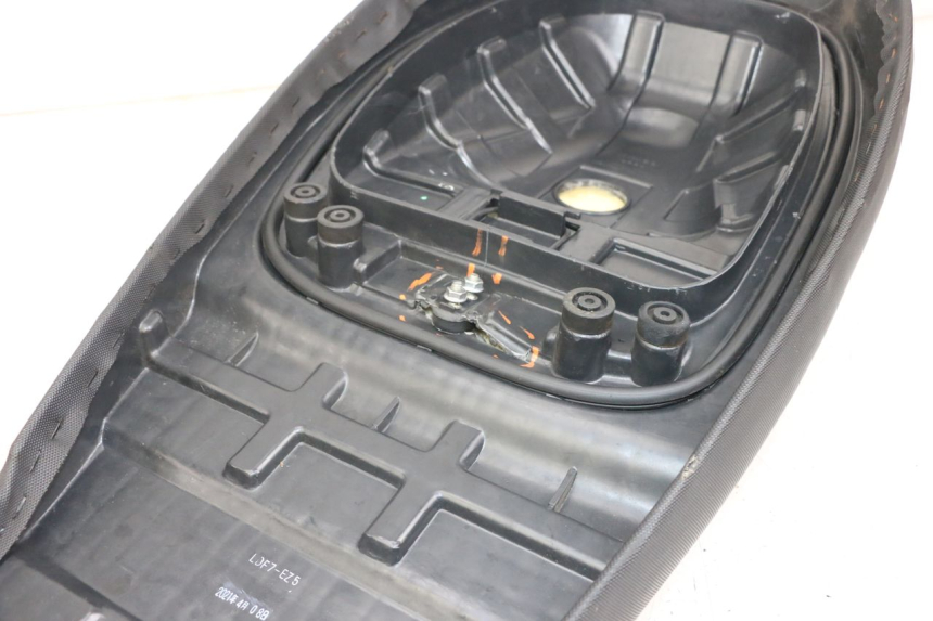 photo de SELLE KYMCO AGILITY 4T 50 (2018 - 2022) - Zoom sui componenti