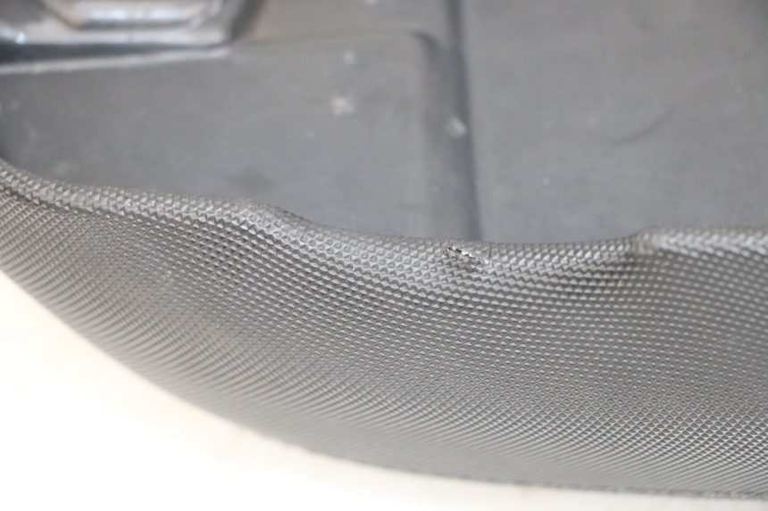 photo de SELLE KYMCO AGILITY 4T 50 (2018 - 2022) - Marcature e riferimenti originali