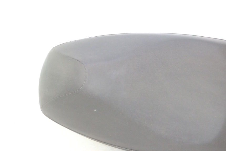 photo de SELLE KYMCO AGILITY 4T 50 (2018 - 2022) - Dettagli dei punti di fissaggio