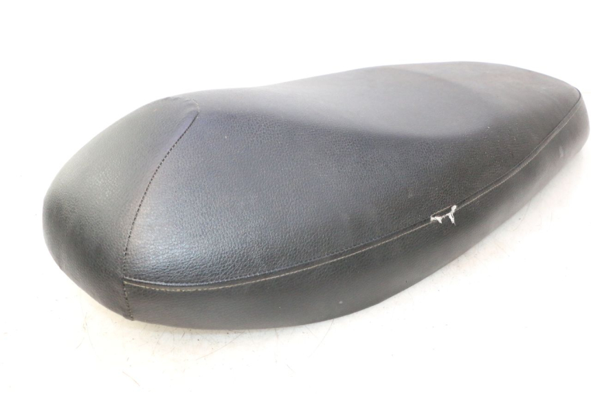 photo de SELLE KYMCO AGILITY 4T 50 (2018 - 2022) - Dettagli dei punti di fissaggio