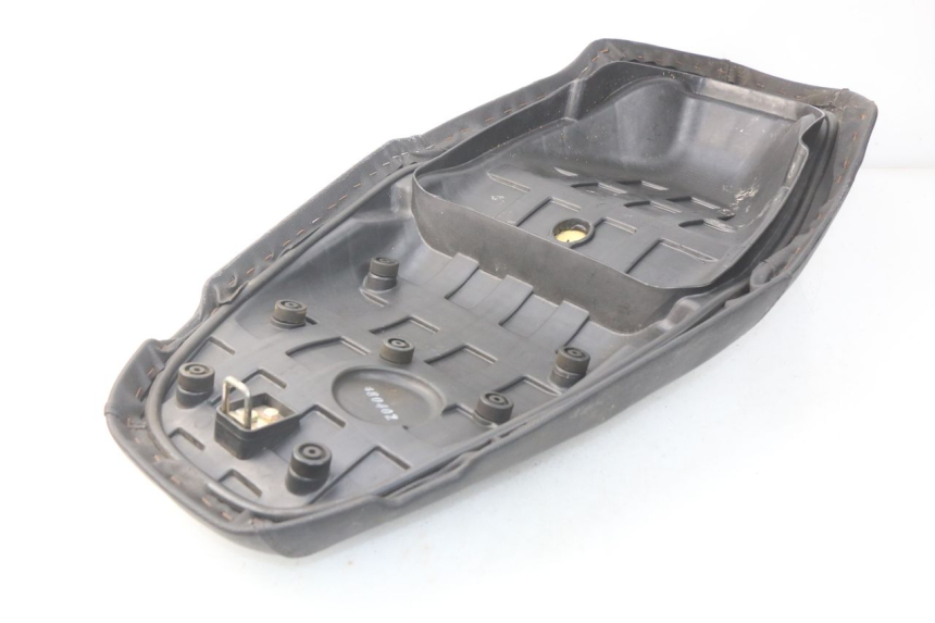 photo de SELLA KYMCO AGILITY CITY 4T 50 (2008 - 2016) - Zoom sullo stato d'uso