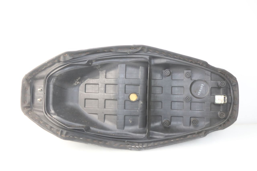 photo de SELLA KYMCO AGILITY CITY 4T 50 (2008 - 2016) - Stato della superficie e materiale