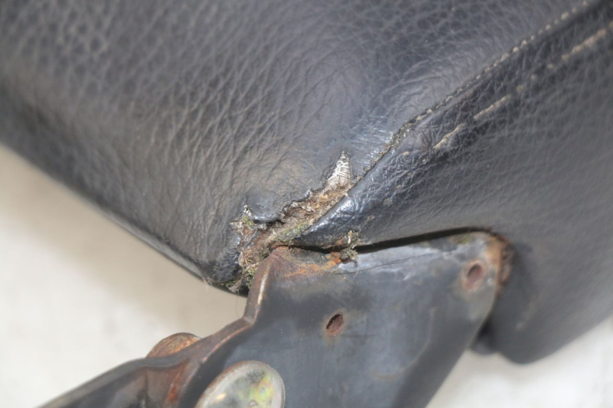 photo de SELLE POSTERIORE KYMCO AGILITY 4T 50 (2005 - 2018) - Marcature e riferimenti originali