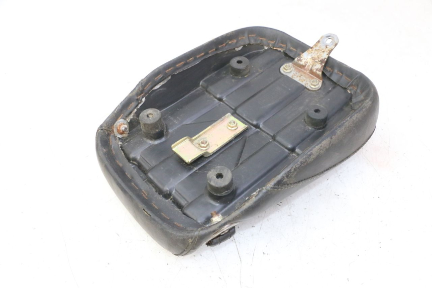 photo de SELLA POSTERIORE HYOSUNG GV AQUILA 125 (2000 - 2009) - Altra angolazione