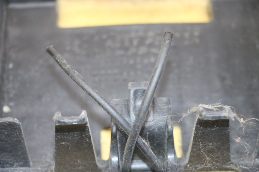 photo de SELLE POSTERIORE HONDA CBF 500 (2004 - 2007) - Primo piano tecnico