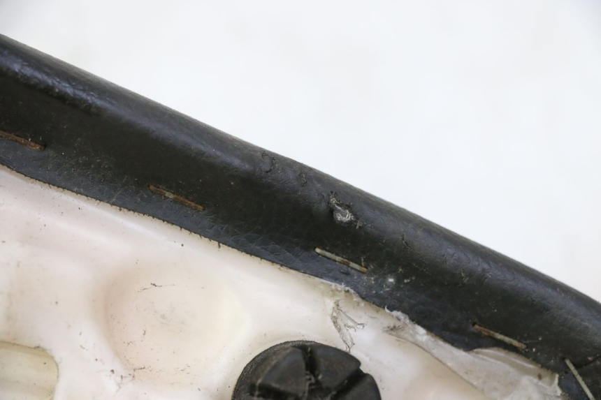 photo de SELLA POSTERIORE HONDA CBF 125 (2009 - 2015) - Dettaglio del componente