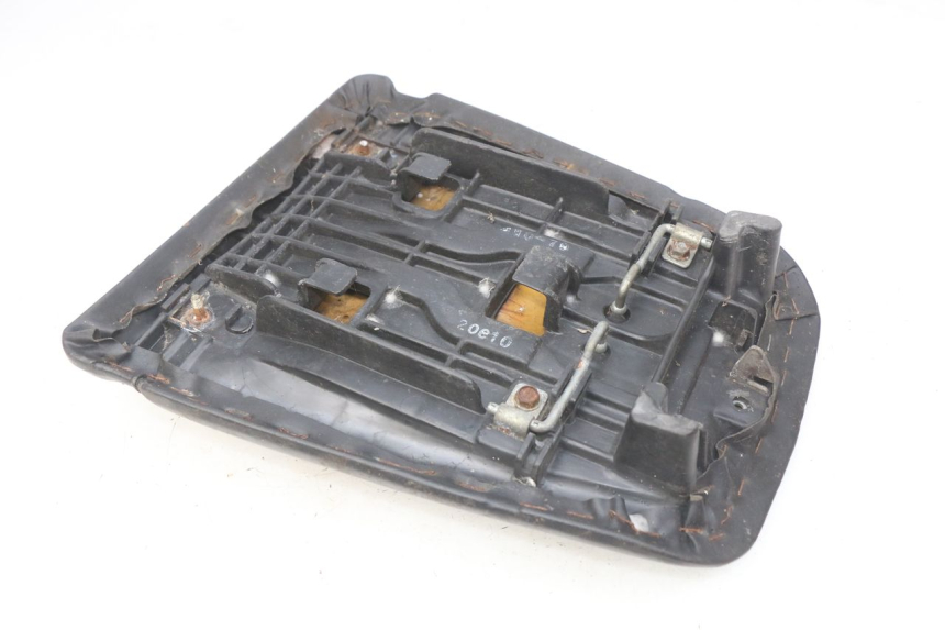 photo de SELLE POSTERIORE HONDA CBR RR FIREBLADE 900 (1992 - 1994) - Zoom sui componenti