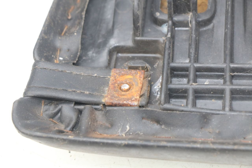 photo de SELLE POSTERIORE HONDA CBR RR FIREBLADE 900 (1992 - 1994) - Zoom sullo stato d'uso