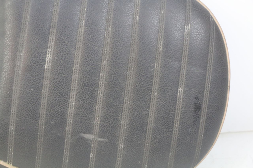 photo de SELLE POSTERIORE PEUGEOT DJANGO 2T 50 (2014 - 2019) - Caratteristiche distintive