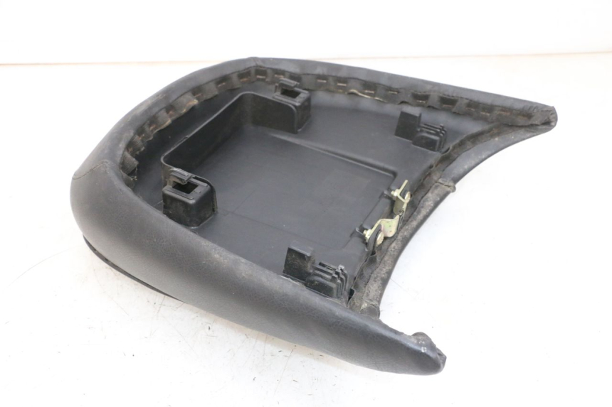 photo de SELLA POSTERIORE PEUGEOT DJANGO 4T 50 (2014 - 2019) - Zoom sullo stato d'uso