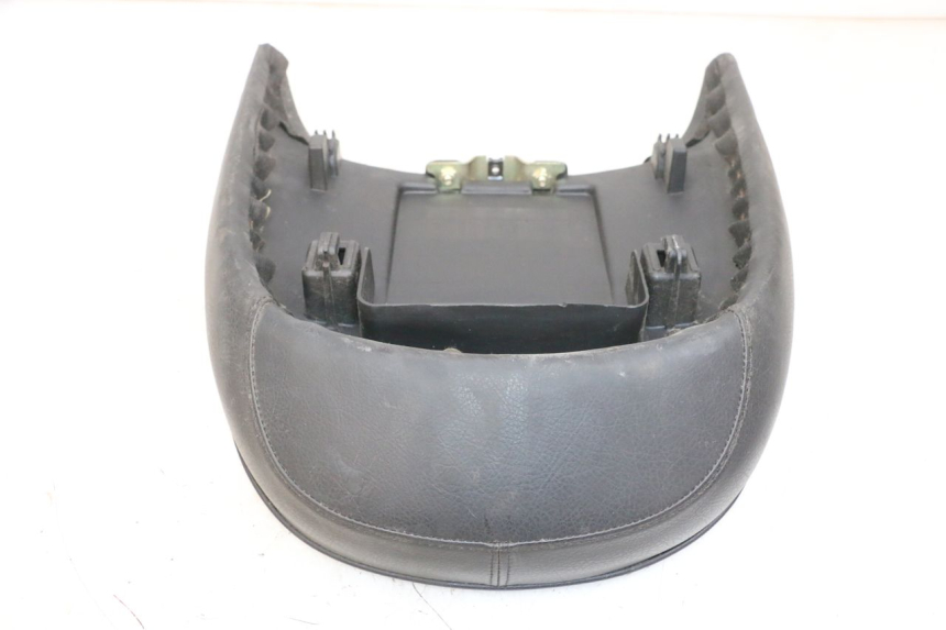 photo de SELLA POSTERIORE PEUGEOT DJANGO 4T 50 (2014 - 2019) - Primo piano tecnico