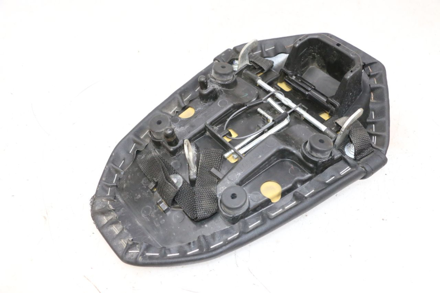 photo de SELLA POSTERIORE YAMAHA MT-07 MT07 ABS 700 (2018 - 2020) - Primo piano tecnico