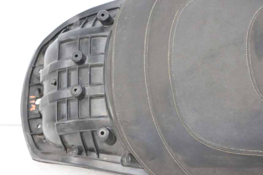 photo de SELLA POSTERIORE PEUGEOT SATELIS 125 (2013 - 2018) - Vista principale