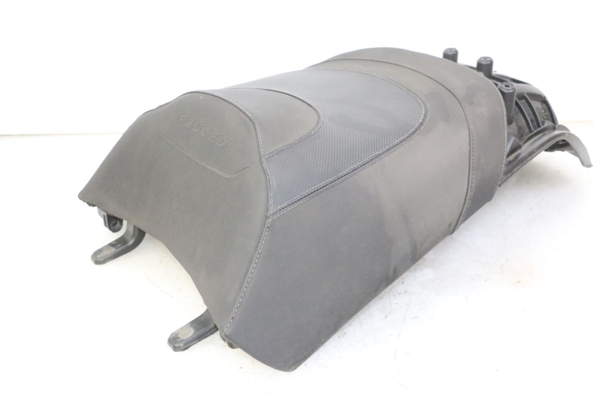 photo de SELLA POSTERIORE PEUGEOT SATELIS 125 (2013 - 2018) - Altra vista dell'articolo