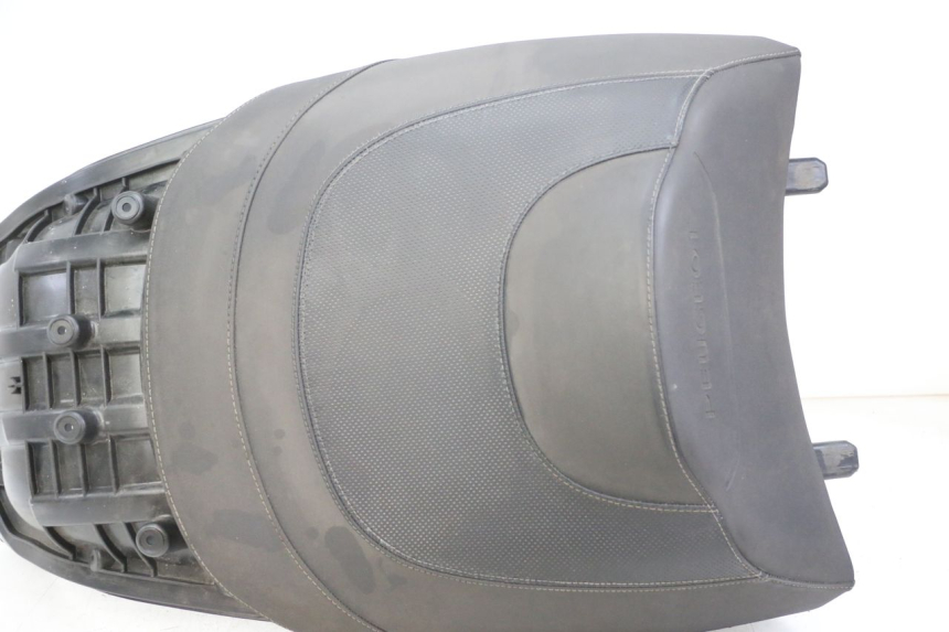photo de SELLA POSTERIORE PEUGEOT SATELIS 125 (2013 - 2018) - Ricambio usato controllato