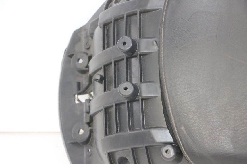 photo de SELLA POSTERIORE PEUGEOT SATELIS COMPRESSOR K15 125 (2006 - 2009) - Focus sulla struttura