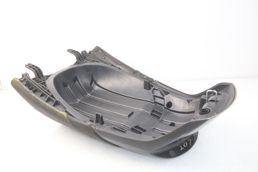 photo de SELLA POSTERIORE PEUGEOT SATELIS 300 (2012 - 2015) - Altra angolazione